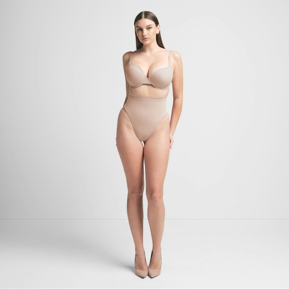 NEW SKIMS Mid Waist Thong Bundle - Clay and Mica (Size M)